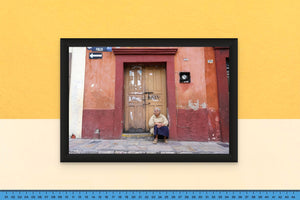 DOPEPICS : 0028 : Framed : Woman In Doorway